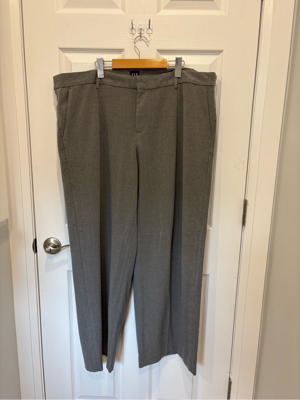 Woman’s Gap Classic Flat-Front Dress Pants in Gray #1257